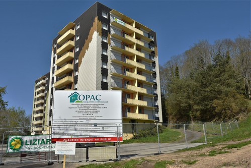 Avril 2018 quartier de Kermoysan à Quimper demolition de la tour HLM les Oiseaux | by memoire2cite44