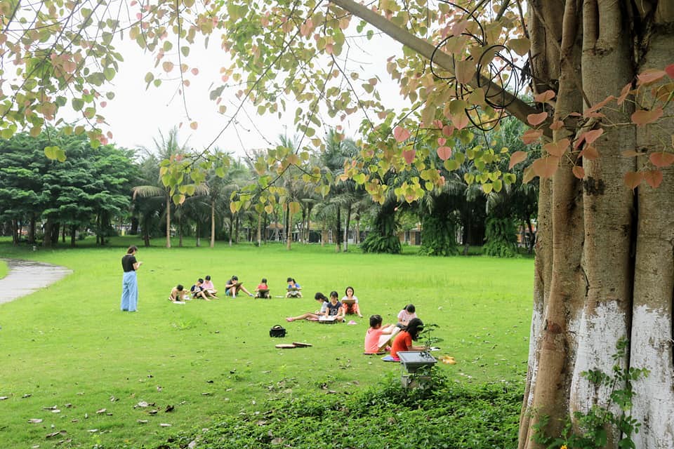Một lớp học tại công viên ở Ecopark