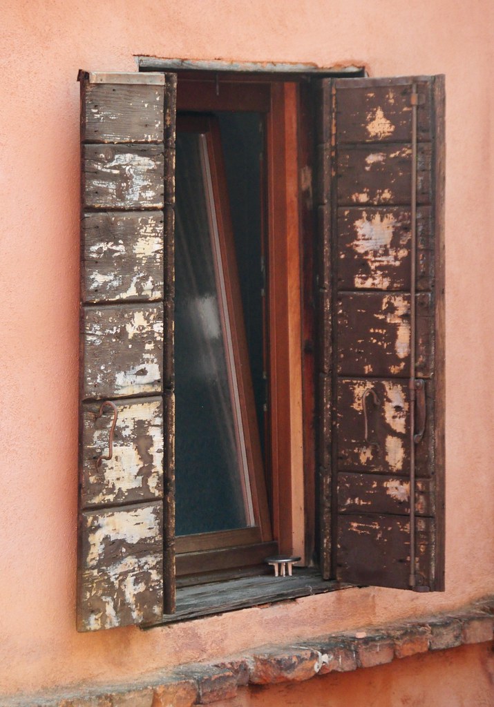 Window with shutters - Venice