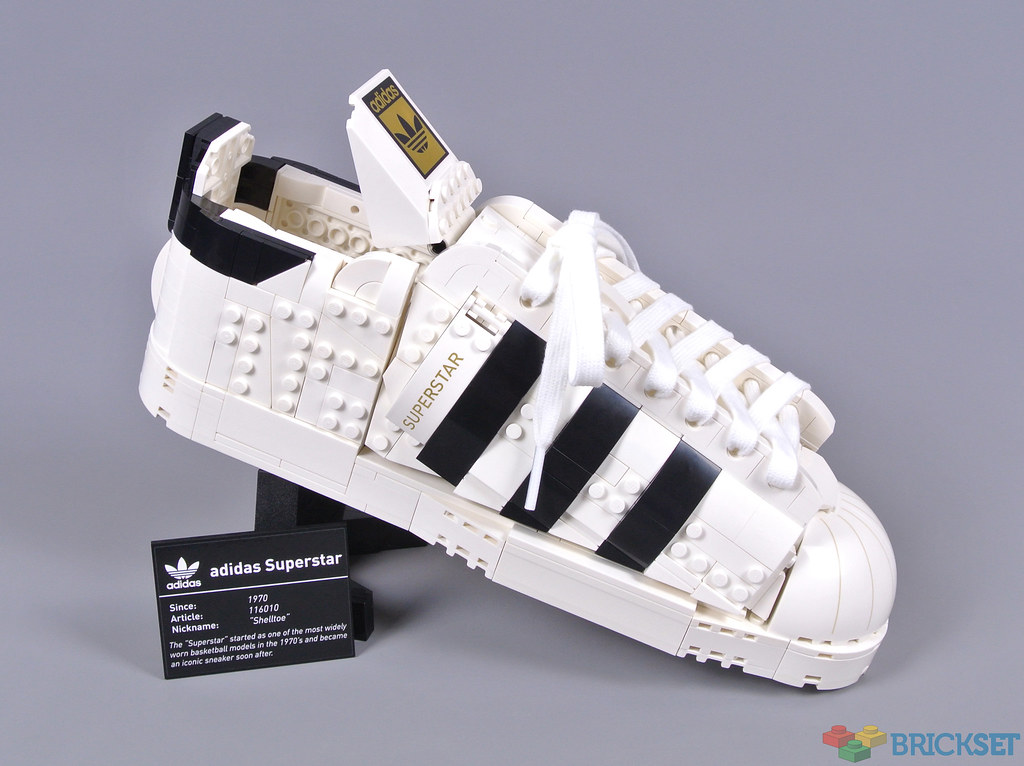 ADIDAS SUPERSTAR SHELL TOE WHITE & BLUE TRAINERS SIZE 5 UK GOLD LOGO  EXCELLENT