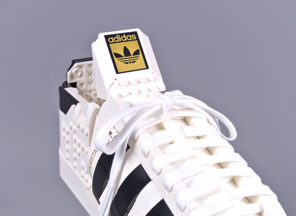 LEGO 10282 Adidas Originals Superstar review