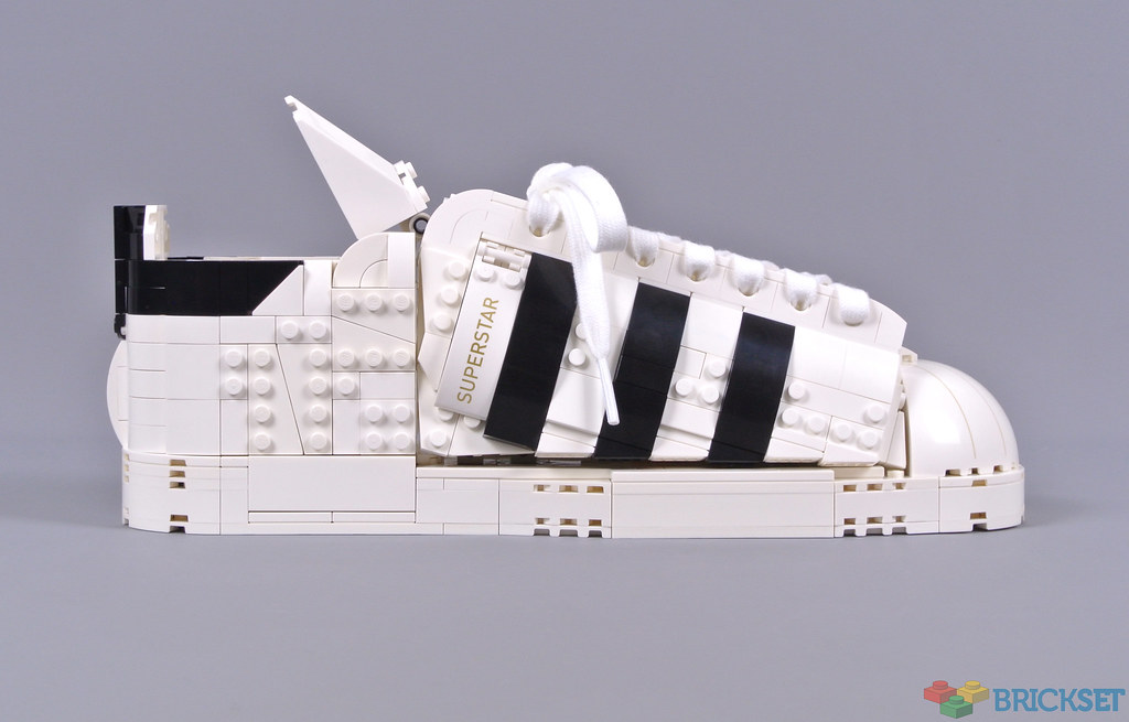 bar calcular cero Review: 10282 Adidas Originals Superstar | Brickset: LEGO set guide and  database