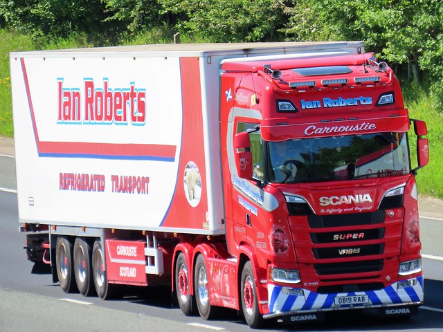 Ian Roberts, Scania S730 V8 (OB19RAB) On The A1M Northbound