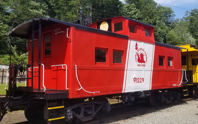 Central Railroad of New Jersey (CNJ) caboose 91529