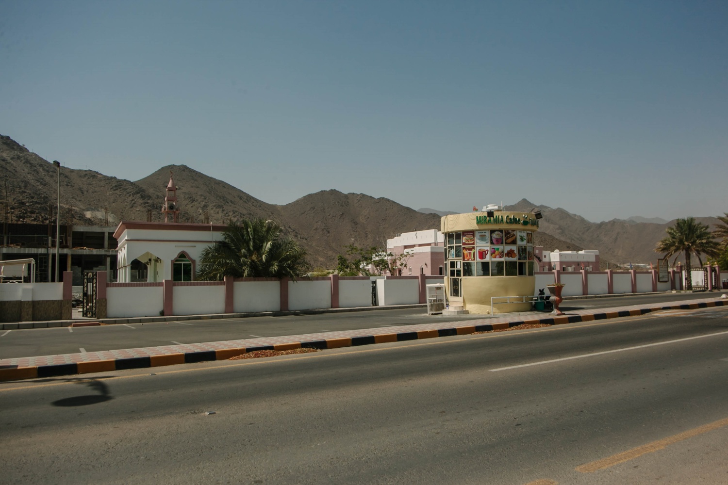 Коло оману. Оман границы. Мадха Оман. Нахль (Оман). Дороги в Омане.