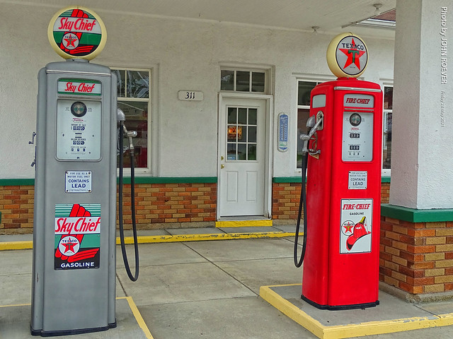 Old Texaco Gas Pumps in Wetmore, 28 May 2021