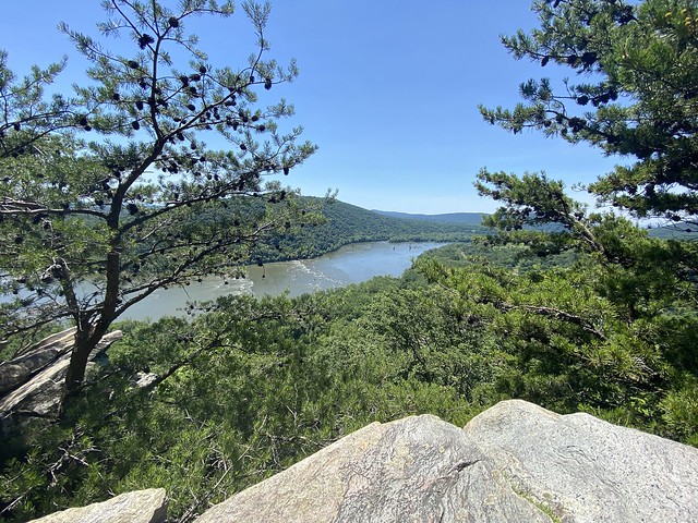 View of the Potomac River from Weverton Cliffs