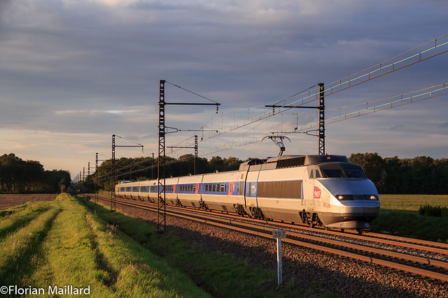 TGV SE 77 à Sennecey-le-Grand