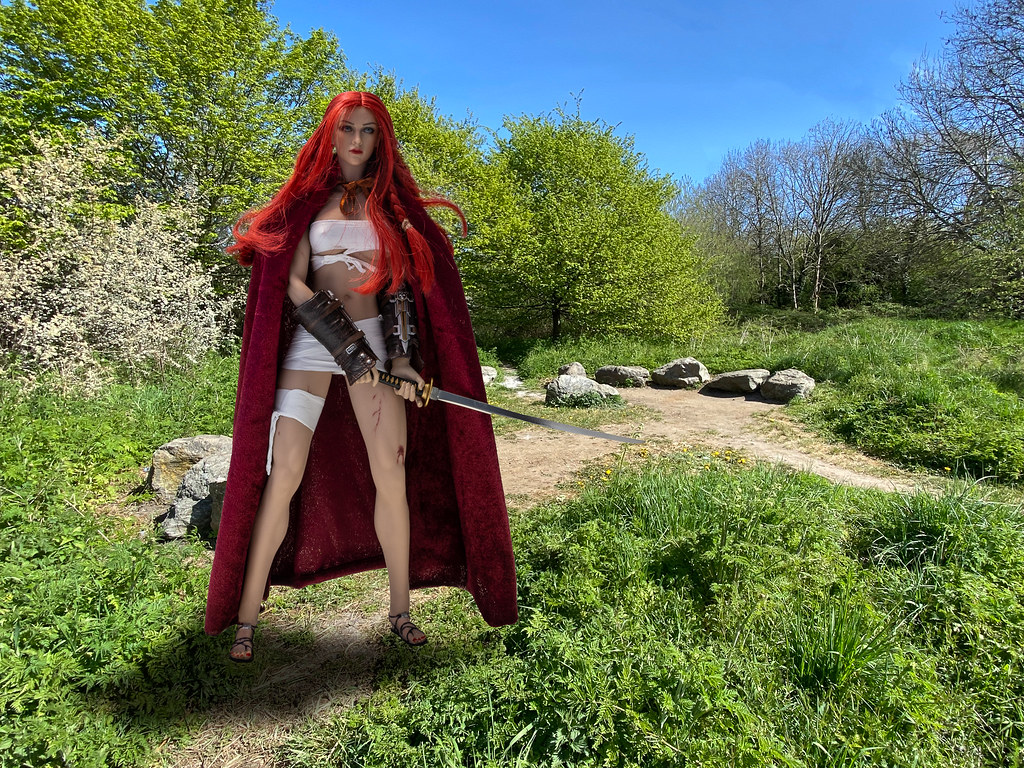 Red Sonja - A little bit of sword practise 51266510646_a92c943714_b