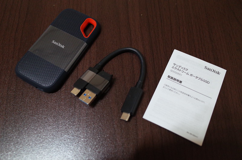 SanDisk SDSSDE61 2T00 GH25 Extreme Portableパッケージの中身