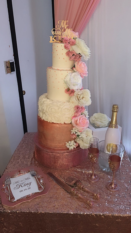 A #KINGmeetshisQueen Wedding Cake by Kayla’s Cakes