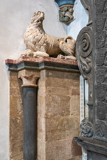 Romanischer Löwe, 12. Jh., in der Vorhalle (Narthex) St. Gereon