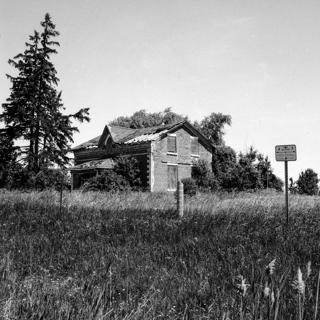 Abandoned FarmHouse on Highway 10 In Caledon