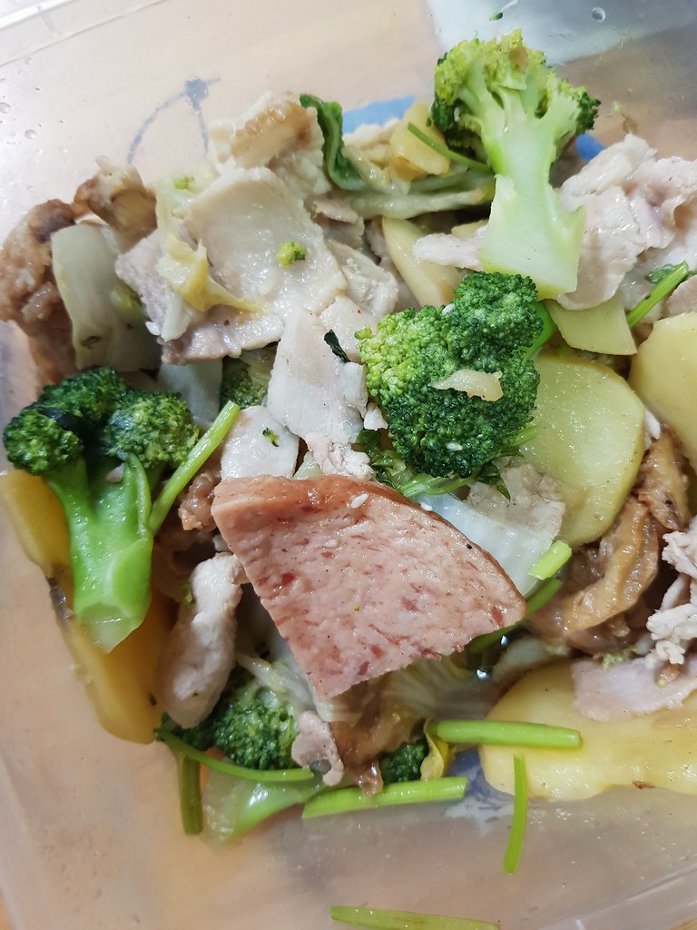 豬肉香鍋(x2份和不辣) Unique Platter Pork and Chicken chop set rm$31.90 @ 麻辣香鍋 Hotpot Kitchen in Sunway Pyram