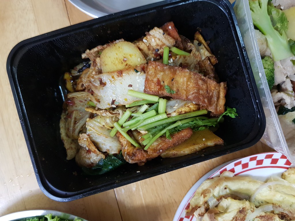 豬肉香鍋(x1份辣) Spicy Fragrant Pork set tm$17.90 @ 麻辣香鍋 Hotpot Kitchen in Sunway Pyramid