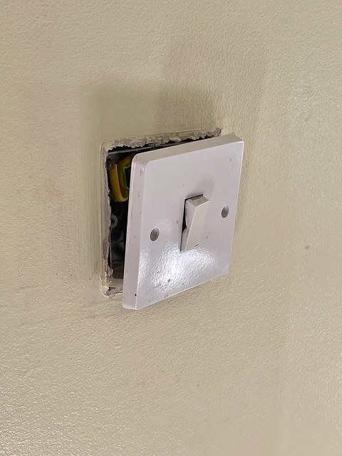 Replacing the light switch