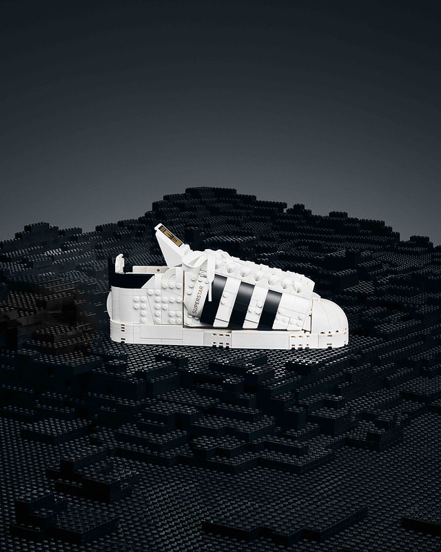 +adidas_Superstar_LEGO_4x5_Brick_Shoe_KV_01
