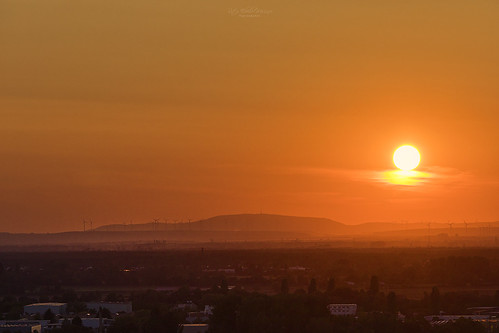 Homeland sunset by Rita Eberle-Wessner, Blick vom Schlossberg, Heppenheim/Bergstraße über die Rheinebene bis zur Pfalz mit dem Donnersberg.
