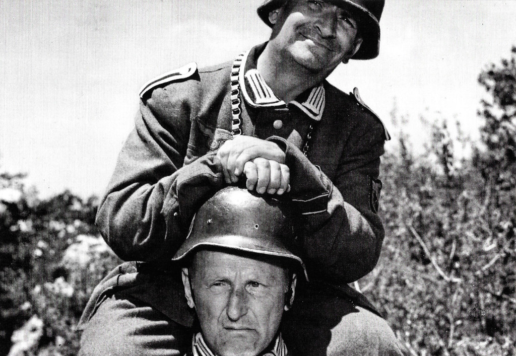 Louis de Funès and Bourvil in La grande vadrouille (1966)