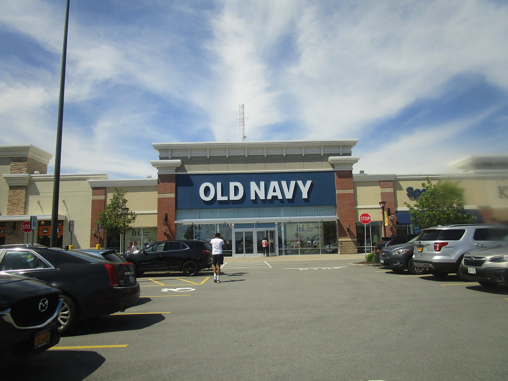 Old Navy | Relocated from the Marketplace Mall. Its prior sp… | Flickr