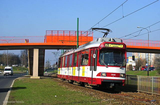 (PL) Poznań: DÜWAG GT8S 3048 auf der Linie 25 in Richtung Osiedle Czecha nahe der Haltestelle Żegrze I