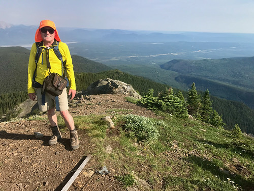Folding Mountain Summit Hike - Ben where the marmot used to be by benlarhome, After two consecutive difficult hikes, we treated ourselves to an easy 17 km, 1100 m hike to the sum