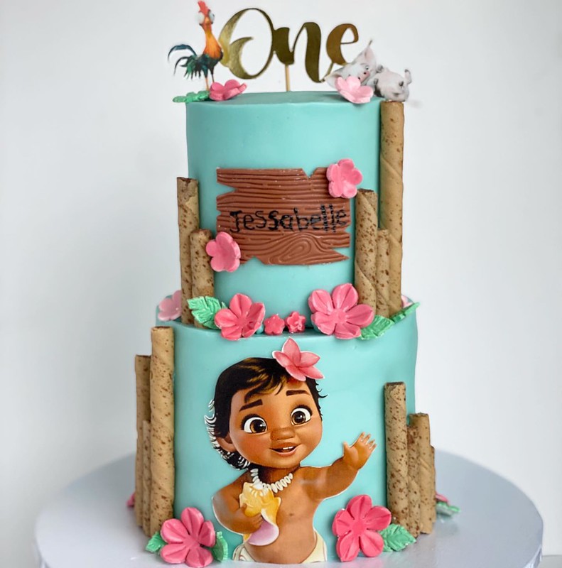 Cake by L'oven Cakes