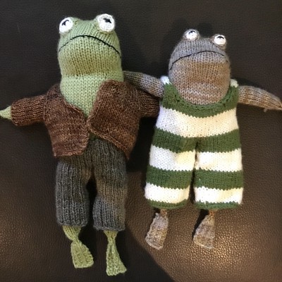 You all saw my Frog and Toad by Kristina I grid McGowan but here are the ones Carola knit!! I was so excited Carola found this pattern!