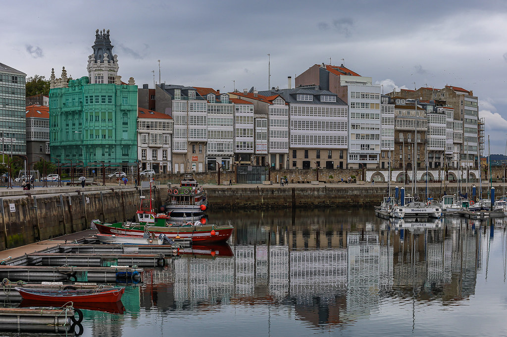 Reflejos sobre la Dársena de A Coruña