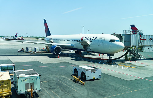 Delta Boeing 767-300 at JFK