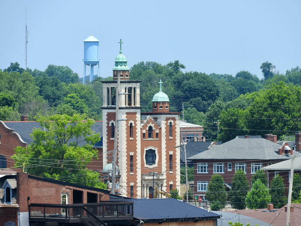 View of Jeffersonville, Indiana. Photo by howderfamily.com; (CC BY-NC-SA 2.0)