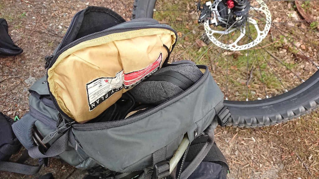 Peak design Travel Tripod in Evoc 16L backpack