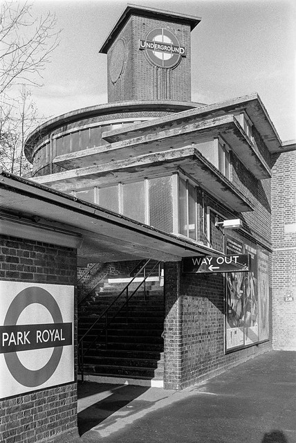 Park Royal Station, Western Ave, Park Royal, Ealing, 1990, 90-11r-55