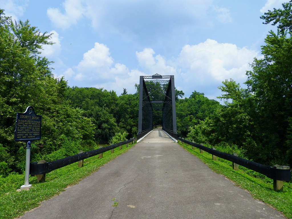 Triple Whipple Bridge in Indiana. Photo by howderfamily.com; (CC BY-NC-SA 2.0)