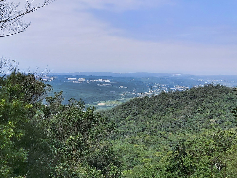 Sanyi Tongluo Ridgeline Hike in Miaoli