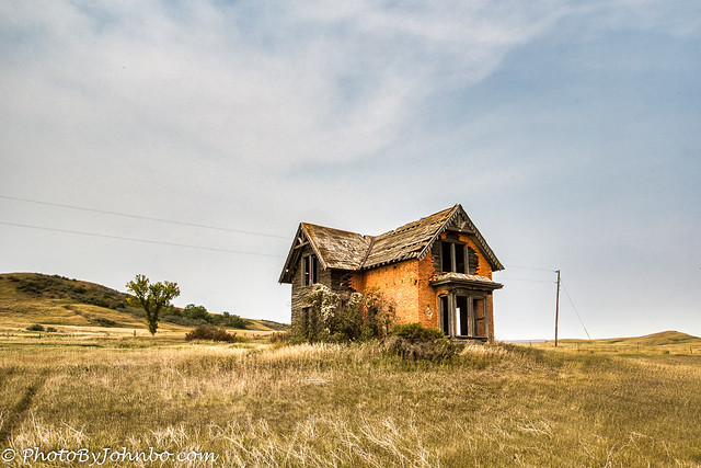 Abandoned house at Sims ND