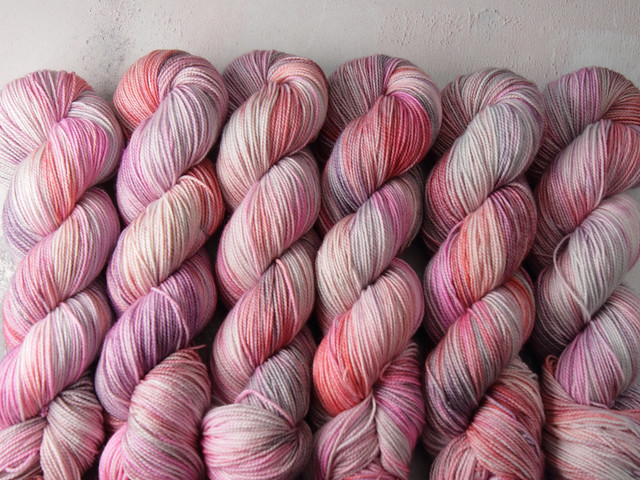 Favourite Sock – hand-dyed superwash merino wool yarn 4 ply/fingering 100g – ‘Rose Water’