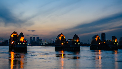 canarywharf thamesbarrier london river engineering sunset skyline o2 lights reflections water