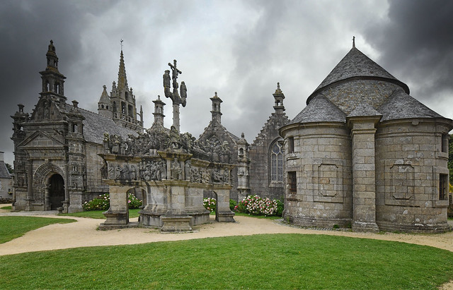 France - Bretagne - Guimiliau - enclos paroissial