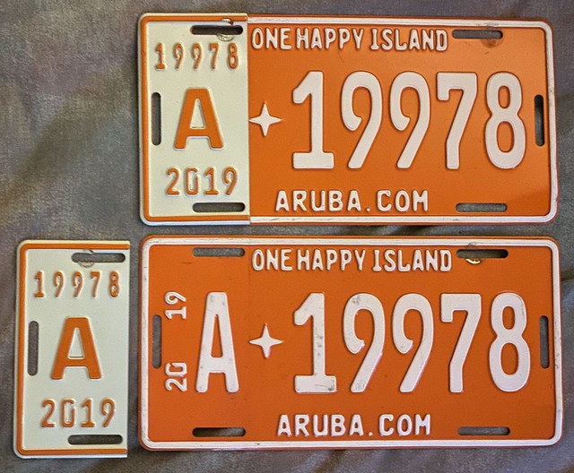 Aruba 2019 license plate pair.