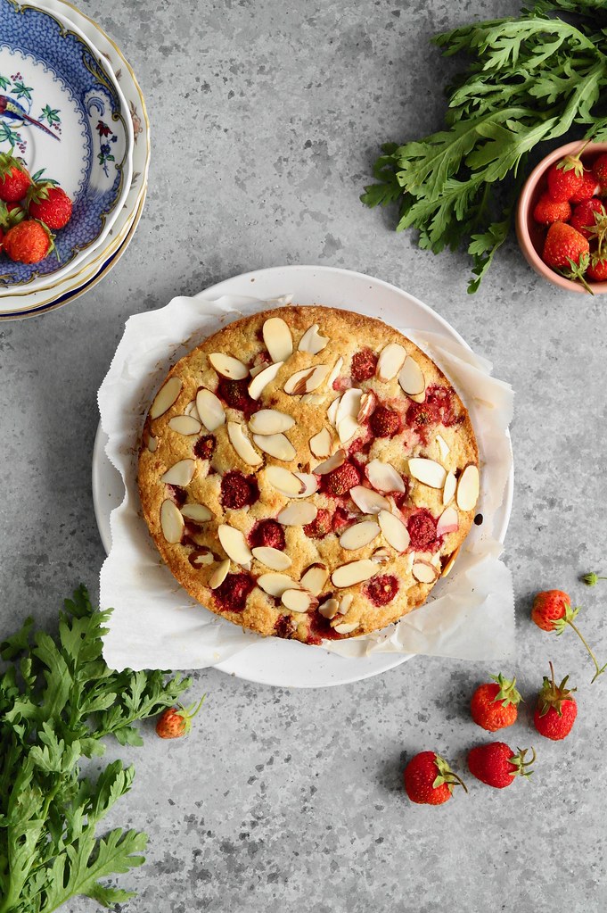 strawberry rooibos almond cake