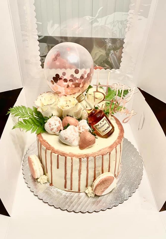 Cake by Bake & Berries Sweets