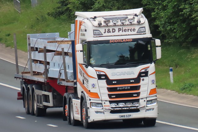J & D Pierce, Scania S500 (SM18GZP) On The A1M Northbound