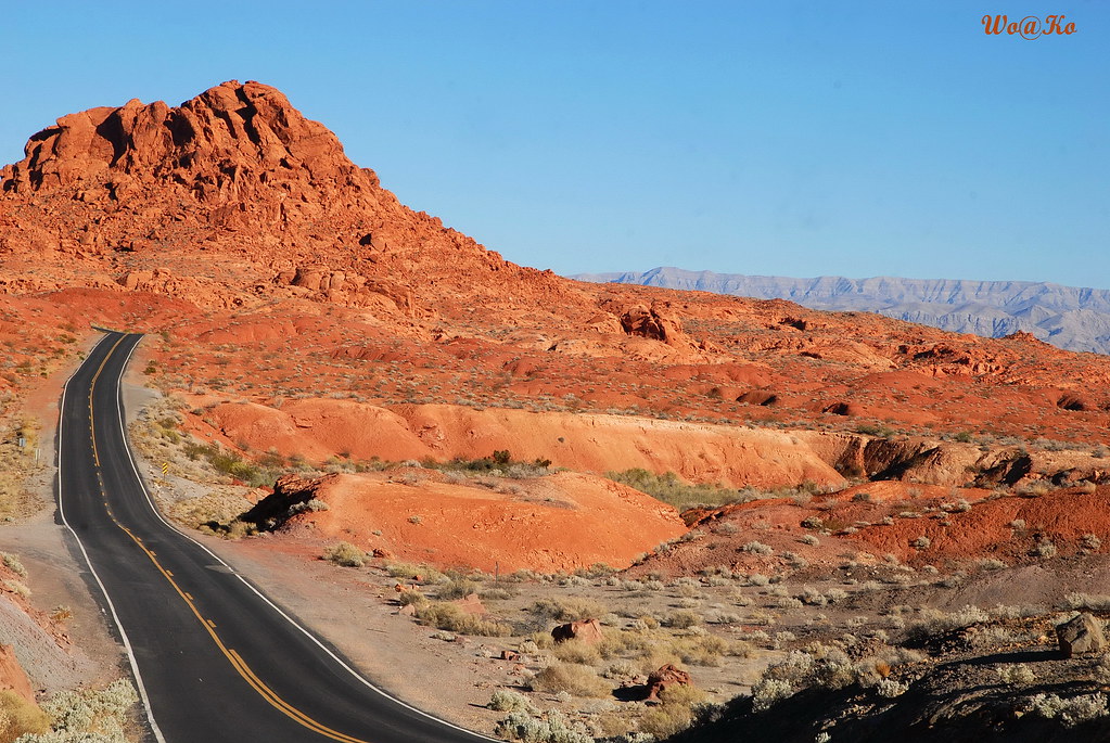 Lonesome road, Valley of Fire State Park  ( Explore )