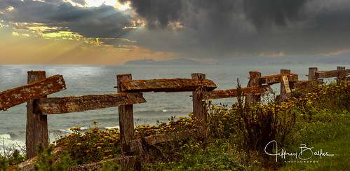 halfmoonbay sonyalpha fences sunset ocean water sonyilce7rm4 sonyalphaa7riv sel100400gm gmasterfe100400mmsupertelephotozoomlens seascape coth sunshinegroup coth5 sunrays5 goldgallery challengeclub challengeclubwinner 100commentgroup challengegamewinner 3000v120f v3000 faves100 nowi