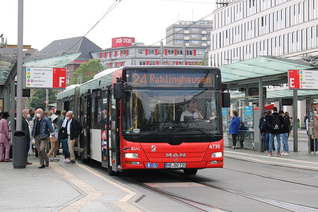 BSAG: MAN-Gelenkbus 4730 am Hauptbahnhof