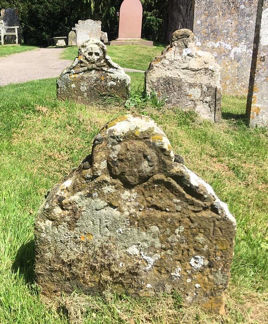 smugglers' graves, Burwash Stonegate Circular