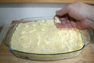 23 - Add butter flakes / Butterflocken hinzufügen