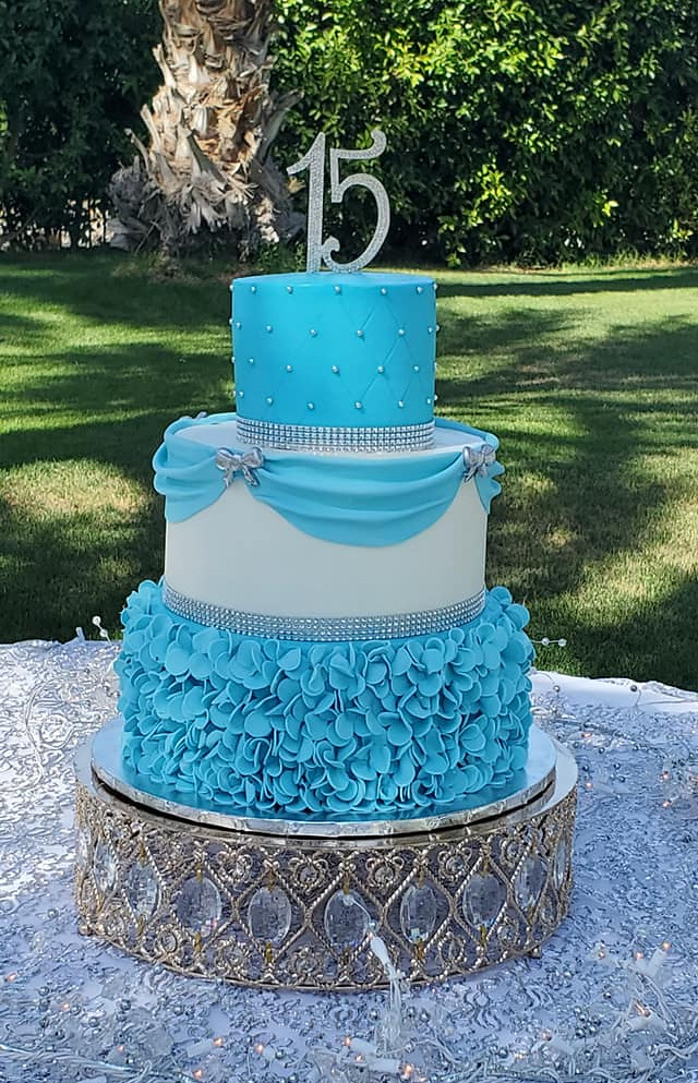 Cake by Rosas' Cakes