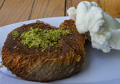 Turkish twisted kadayif and ice-cream-1
